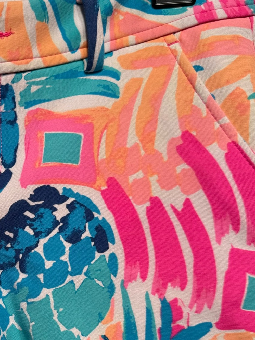 Lilly Pulitzer Callahan stretch shorts size 4 goombay smash pineapple oversized - Picture 7 of 7